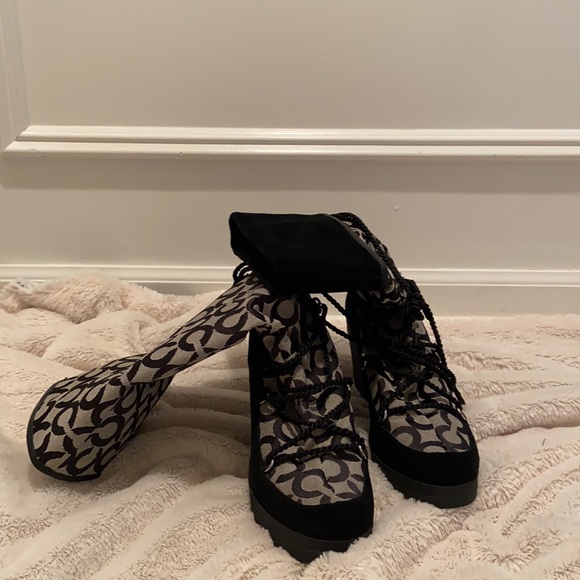 NWOT Coach Signature Tapestry Boots - Picture 5 of 7